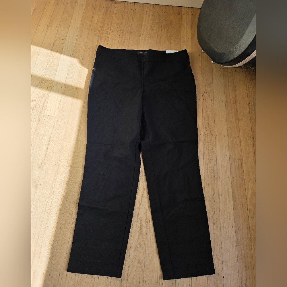 NWT Liz Claiborne Career Black Slim Leg Pull-On Pants Size 12